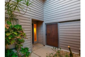 3807 Wilshire Cir W, Sarasota, FL 34238, Sold 01/20/22