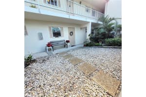 2851 Swifton Dr, Sarasota, FL 34231, Sold 01/28/22