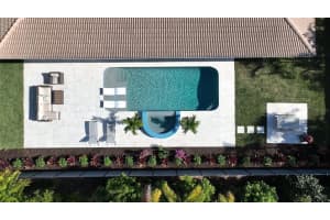 526 Bird Key Dr, Sarasota, FL 34236, Sold 01/07/22