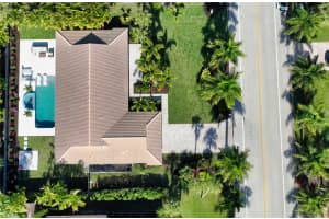 526 Bird Key Dr, Sarasota, FL 34236, Sold 01/07/22