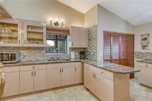 4950 Village Garden Dr, Sarasota, FL 34234, Sold 01/31/22