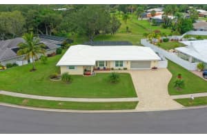 7425 Bounty Dr, Sarasota, FL 34231, Sold 01/20/22