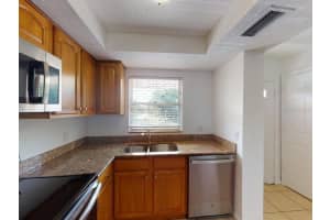960 La Costa Cir, Sarasota, FL 34237, Sold 02/25/22