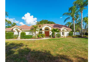 8900 Misty Creek Dr, Sarasota, FL 34241, Sold 01/27/22