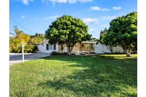 680 Fox St, Longboat Key, FL 34228, Sold 03/15/22