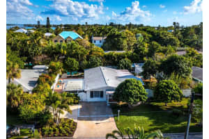 680 Fox St, Longboat Key, FL 34228, Sold 03/15/22