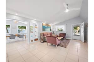 680 Fox St, Longboat Key, FL 34228, Sold 03/15/22