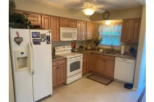 2425 Golf Course Dr, Sarasota, FL 34234, Sold 02/03/22