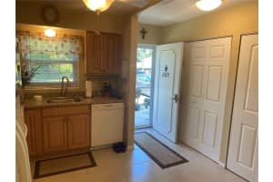 2425 Golf Course Dr, Sarasota, FL 34234, Sold 02/03/22