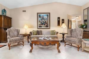 3938 Wilshire Cir, Sarasota, FL 34238, Sold 02/18/22