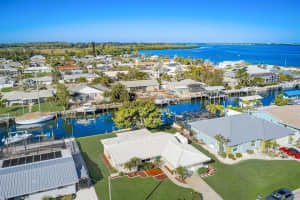 3716 Royal Palm Dr, Bradenton, FL 34210, Sold 02/18/22