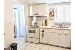 2215 Sunset Dr, Bradenton, FL 34207, Sold 02/15/22