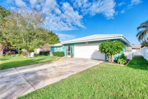 2973 Captiva Dr, Sarasota, FL 34231, Sold 02/28/22