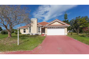 7104 39th Ln E, Sarasota, FL 34243, Sold 03/15/22