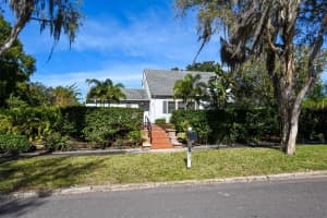 243 Greenwood Ave, Sarasota, FL 34243, Sold 02/14/22