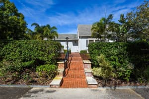 243 Greenwood Ave, Sarasota, FL 34243, Sold 02/14/22