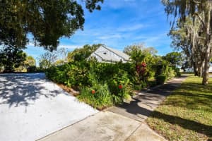 243 Greenwood Ave, Sarasota, FL 34243, Sold 02/14/22
