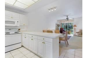 4250 Players Pl, Sarasota, FL 34238, Sold 02/28/22