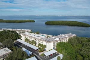 600 Sutton Pl, Longboat Key, FL 34228, Sold 02/18/22