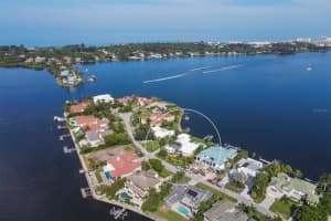 1605 Caribbean Dr, Sarasota, FL 34231, Sold 02/09/22