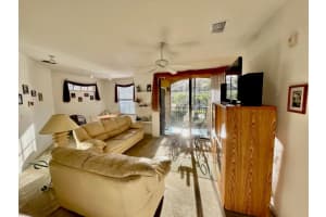 8351 38th St Cir E, Sarasota, FL 34243, Sold 02/28/22