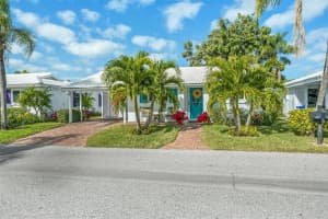 639 Spanish Dr S, Longboat Key, FL 34228, Sold 03/22/22