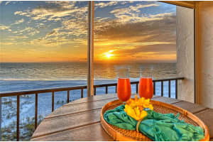 19 Whispering Sands Dr, Sarasota, FL 34242, Sold 02/25/22