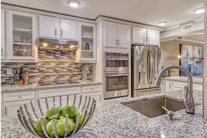19 Whispering Sands Dr, Sarasota, FL 34242, Sold 02/25/22