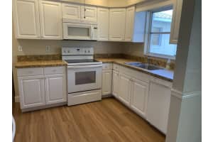 5409 Foxwood Dr, Sarasota, FL 34232, Sold 02/01/22