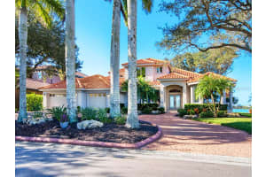 297 Lookout Point Dr, Osprey, FL 34229, Sold 02/16/22