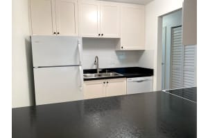 2611 Pine Lake Terrace, Sarasota, FL 34237, Sold 04/08/22