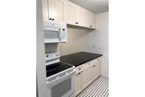 2611 Pine Lake Terrace, Sarasota, FL 34237, Sold 04/08/22