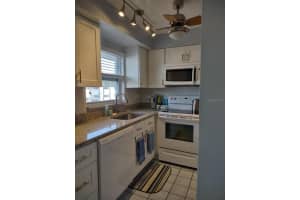 304 47th Ave Dr W, Bradenton, FL 34207, Sold 03/30/22