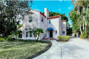 325 Whitfield Ave, Sarasota, FL 34243, Sold 03/08/22