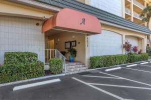 8630 Midnight Pass Rd, Sarasota, FL 34242, Sold 03/29/22