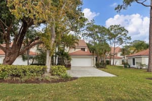 7611 Fairway Woods Dr, Sarasota, FL 34238, Sold 03/10/22