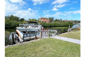 128 Villa Dr, Osprey, FL 34229, Sold 05/04/22
