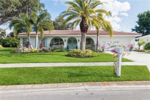 7425 Mariana Dr, Sarasota, FL 34231, Sold 03/15/22
