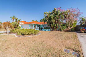 6327 Cocoa Ln, Apollo Beach, FL 33572, Sold 03/18/22