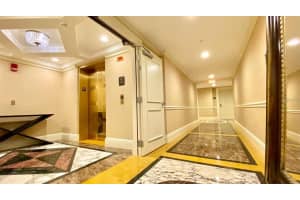 800 N Tamiami Trail, Sarasota, FL 34236, Sold 02/25/22