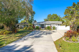 4617 E Lake Cir, Sarasota, FL 34232, Sold 03/08/22