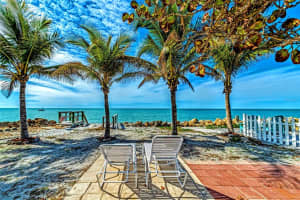 4076 N Beach Rd, Englewood, FL 34223, Sold 04/07/22