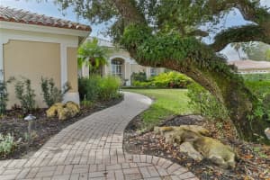 2571 Dick Wilson Dr, Sarasota, FL 34240, Sold 02/18/22