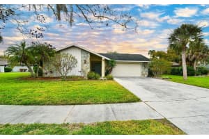 6530 Waterford Cir, Sarasota, FL 34238, Sold 03/17/22