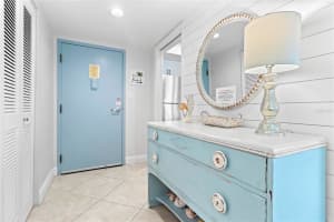 6518 Midnight Pass Rd, Sarasota, FL 34242, Sold 04/15/22