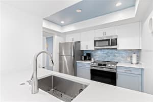 6518 Midnight Pass Rd, Sarasota, FL 34242, Sold 04/15/22