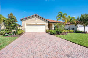 10015 Marbella Dr, Bradenton, FL 34211, Sold 05/16/22
