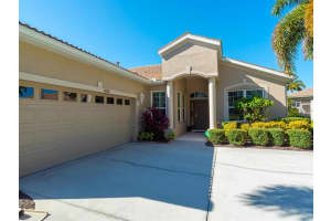 8030 Victoria Falls Cir, Sarasota, FL 34243, Sold 02/22/22