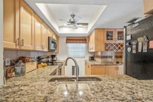 2728 Clubhouse Dr, Sarasota, FL 34232, Sold 04/18/22