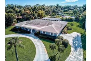 1332 N Lake Shore Dr, Sarasota, FL 34231, Sold 03/30/22